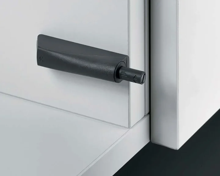 push-to-open, кухня без ручек